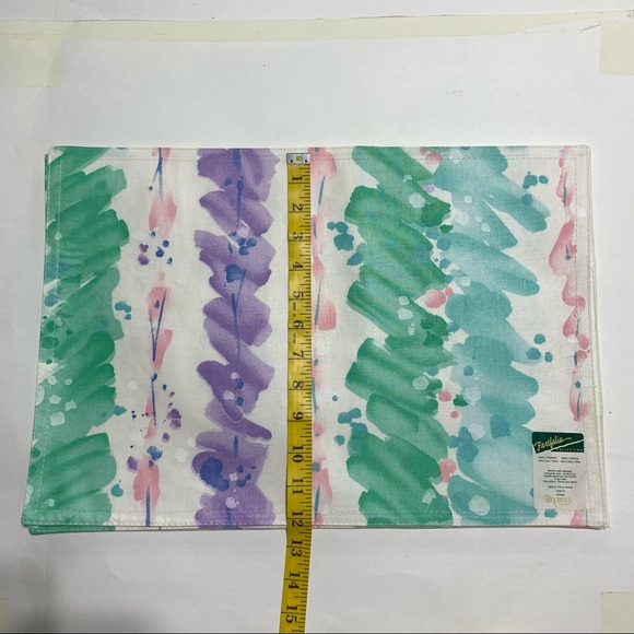 New! Set of 4 Fabric Placemat - Picture 4 of 4